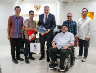 1214Kemenpora RI Terima Kunjungan Direktur IIHF Bahas Program Pengembangan Hoki Es Indonesia