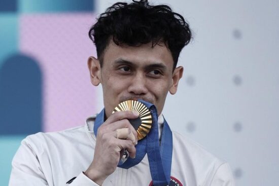 ekspresi veddriq usai sumbang emas olimpiade pertama untuk indonesia 3 169 1