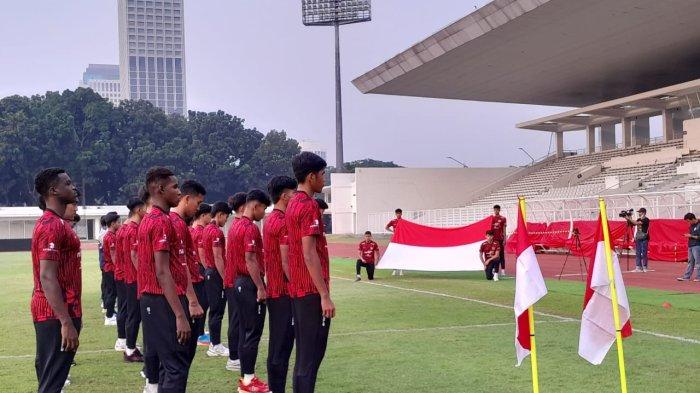 timnas indonesia u 20 menggelar upacara hari ulang tahun